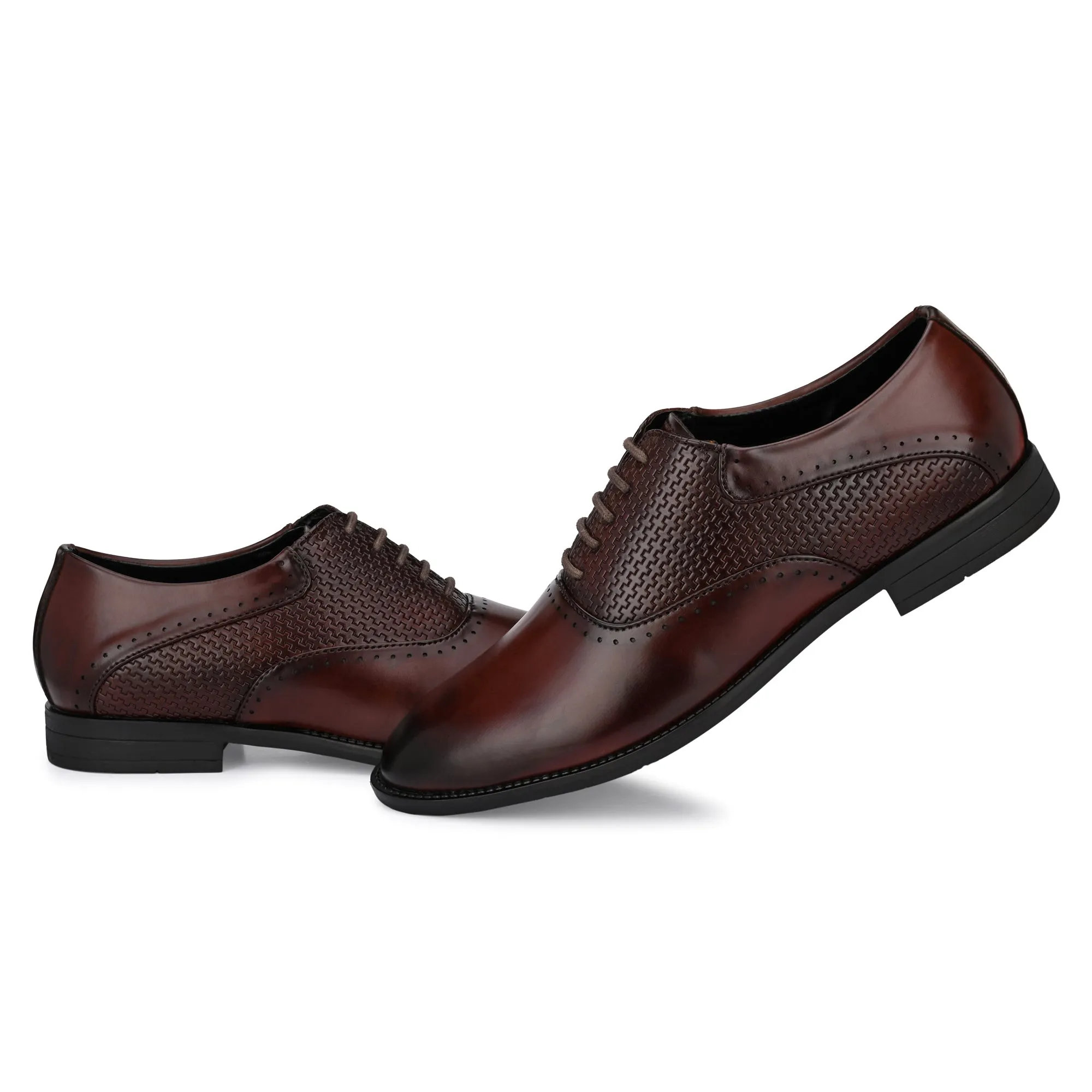 Attitudist Unisex Handcrafted Oxford Gradient Brown Formal Laceup Derby Shoes With Semi Chatai Design