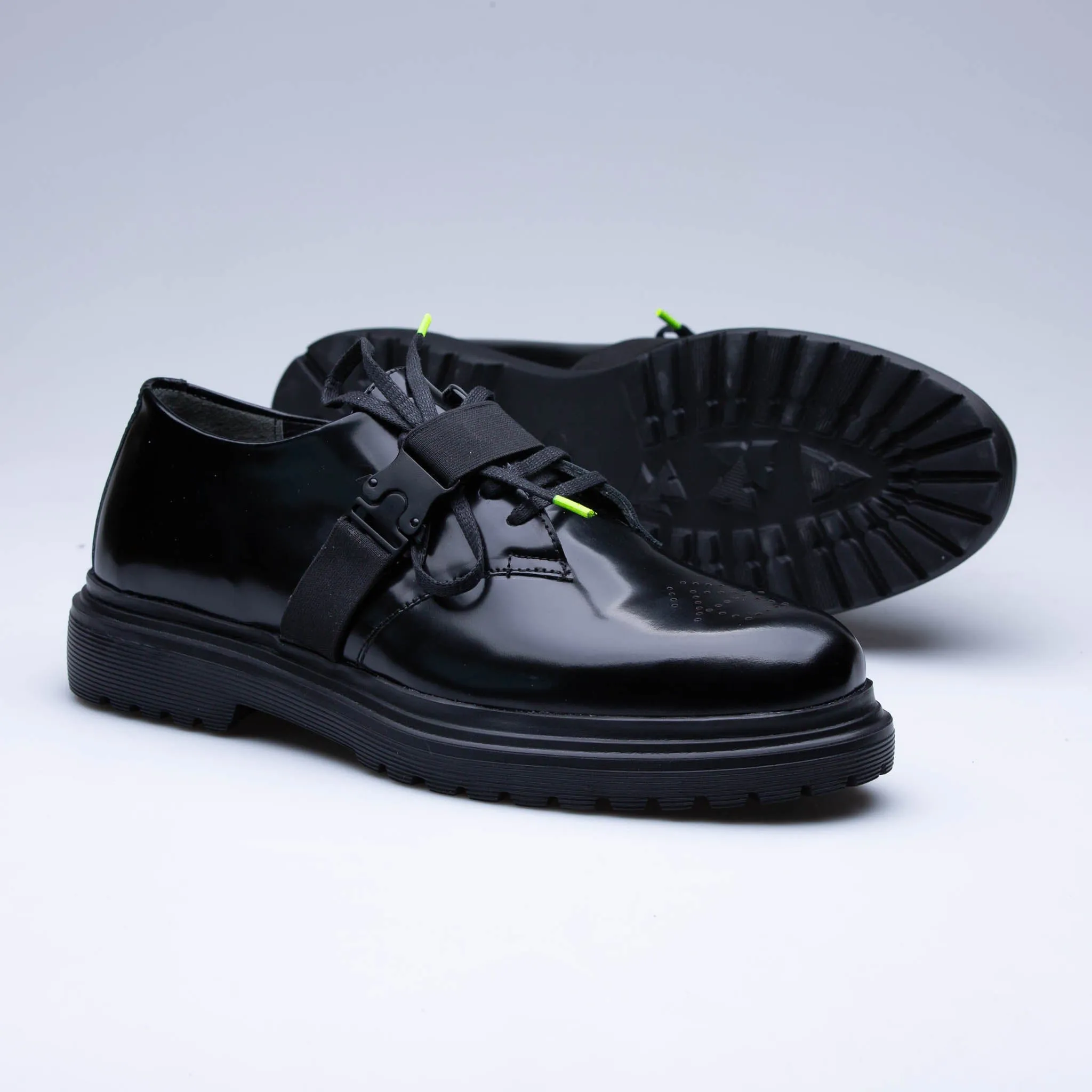 Black Wook Classic Shoes